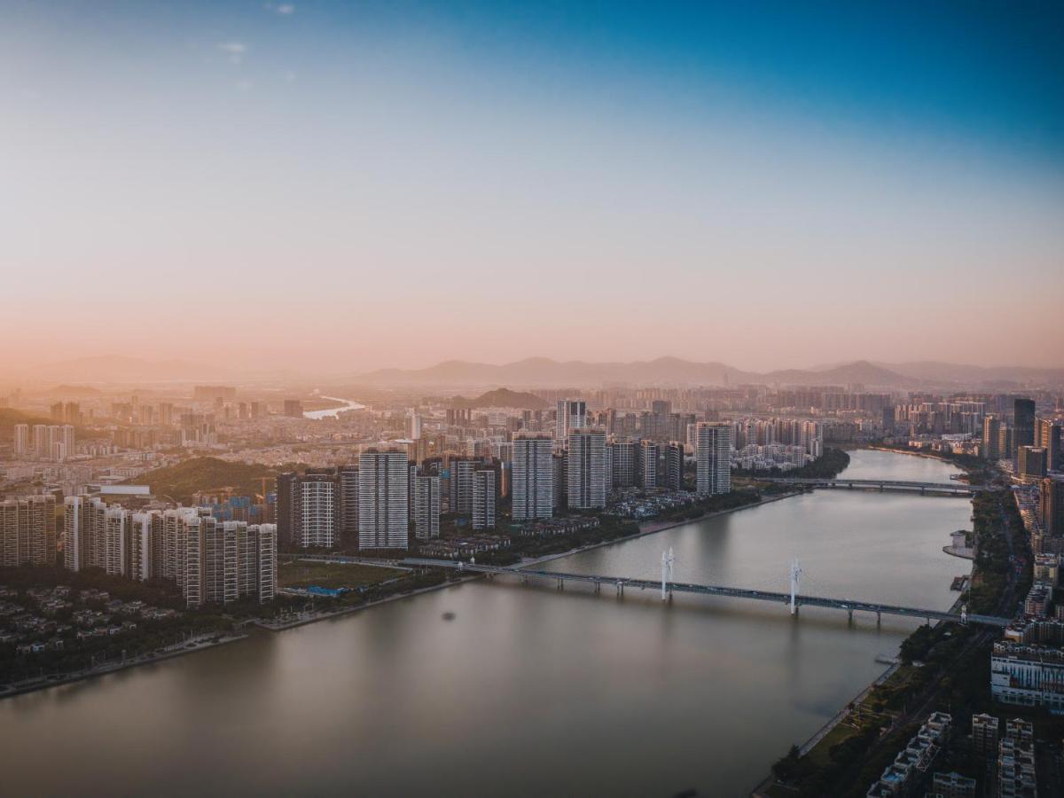 Radisson Red Hotel Zhuhai Gongbei Port Εξωτερικό φωτογραφία