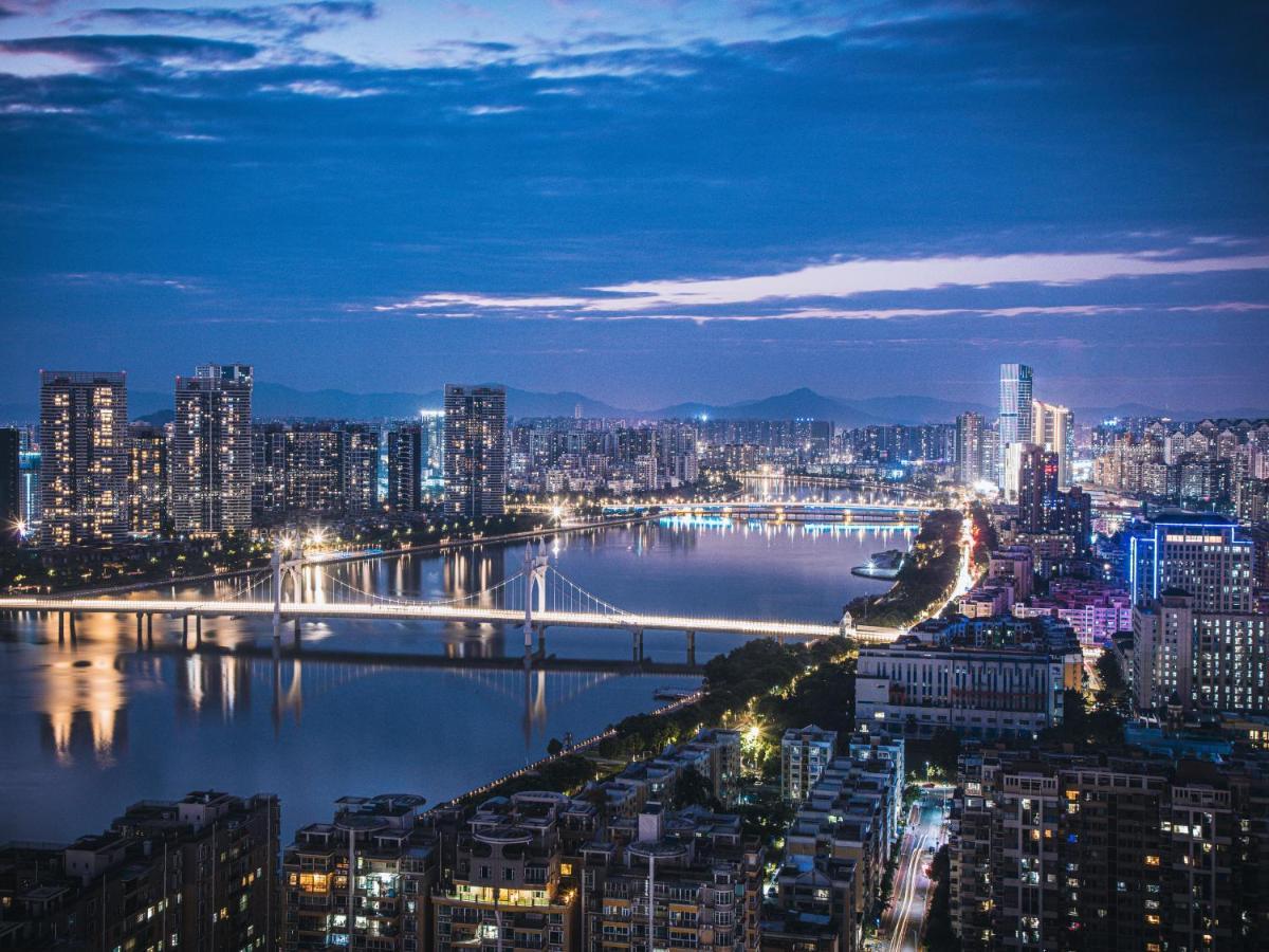 Radisson Red Hotel Zhuhai Gongbei Port Εξωτερικό φωτογραφία